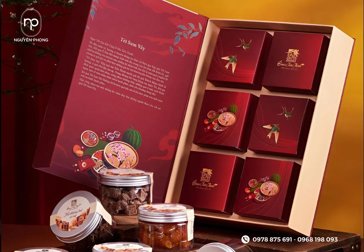 Mẫu hộp đựng mứt Tết sang trọng